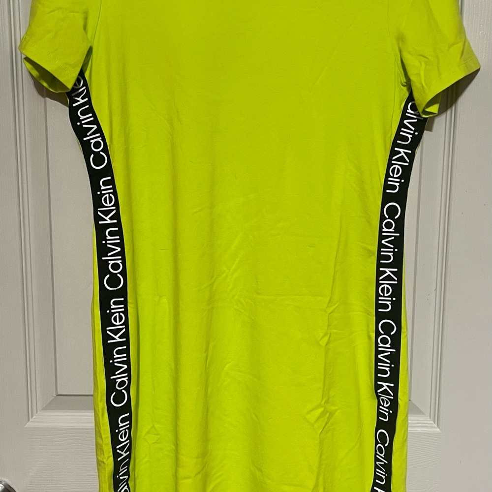 NWOT Calvin Klein Black and Neon Yellow Tee Shirt Dress